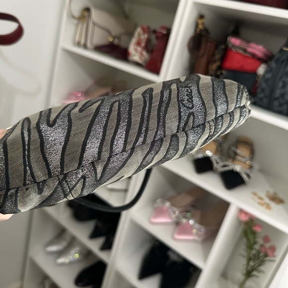 SOLD OUT - Picture 4 of 6